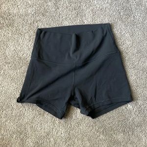 Lululemon size 6. Black 4” align shorts.